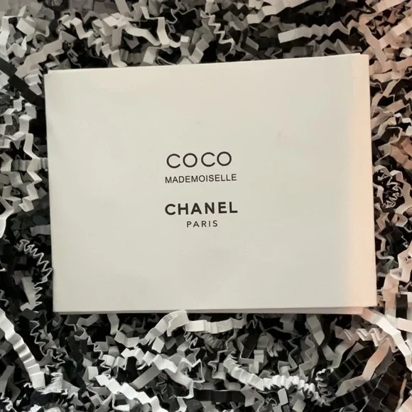 ⭐️NEW Chanel Gold Hair Pins - Picture 3 of 3